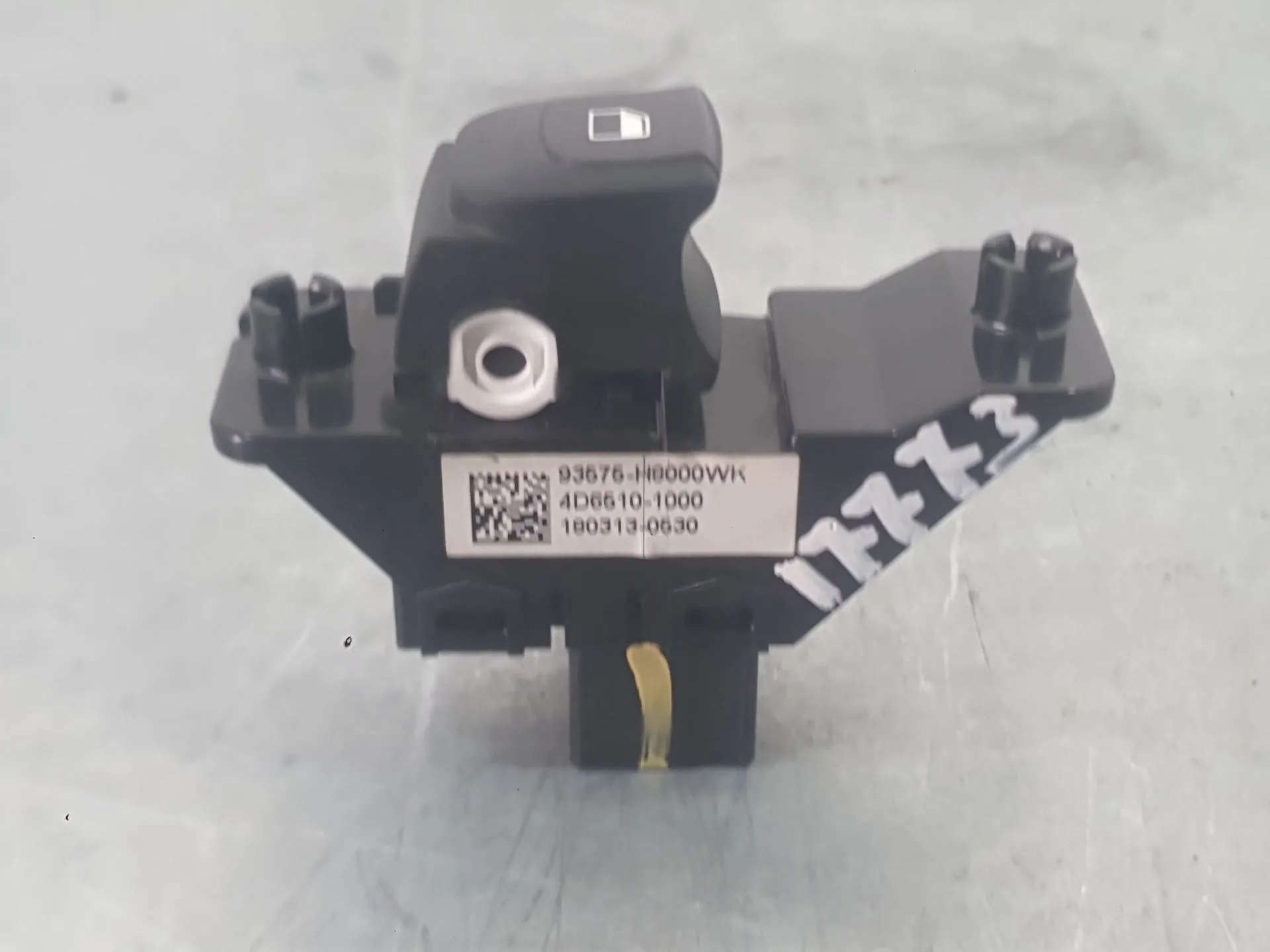 Mando Elevalunas Delantero Derecho para Kia Stonic (Yb)
