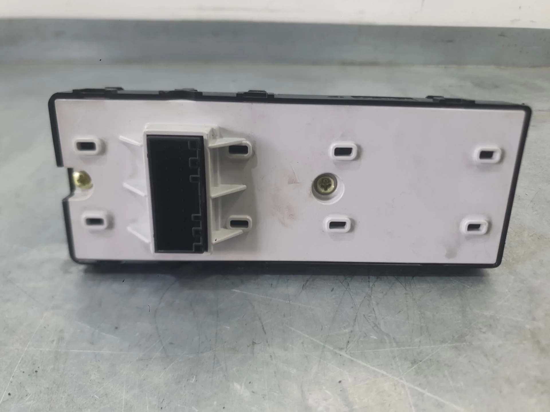 Mando Elevalunas Delantero Izquierdo para Kia Stonic (Yb)