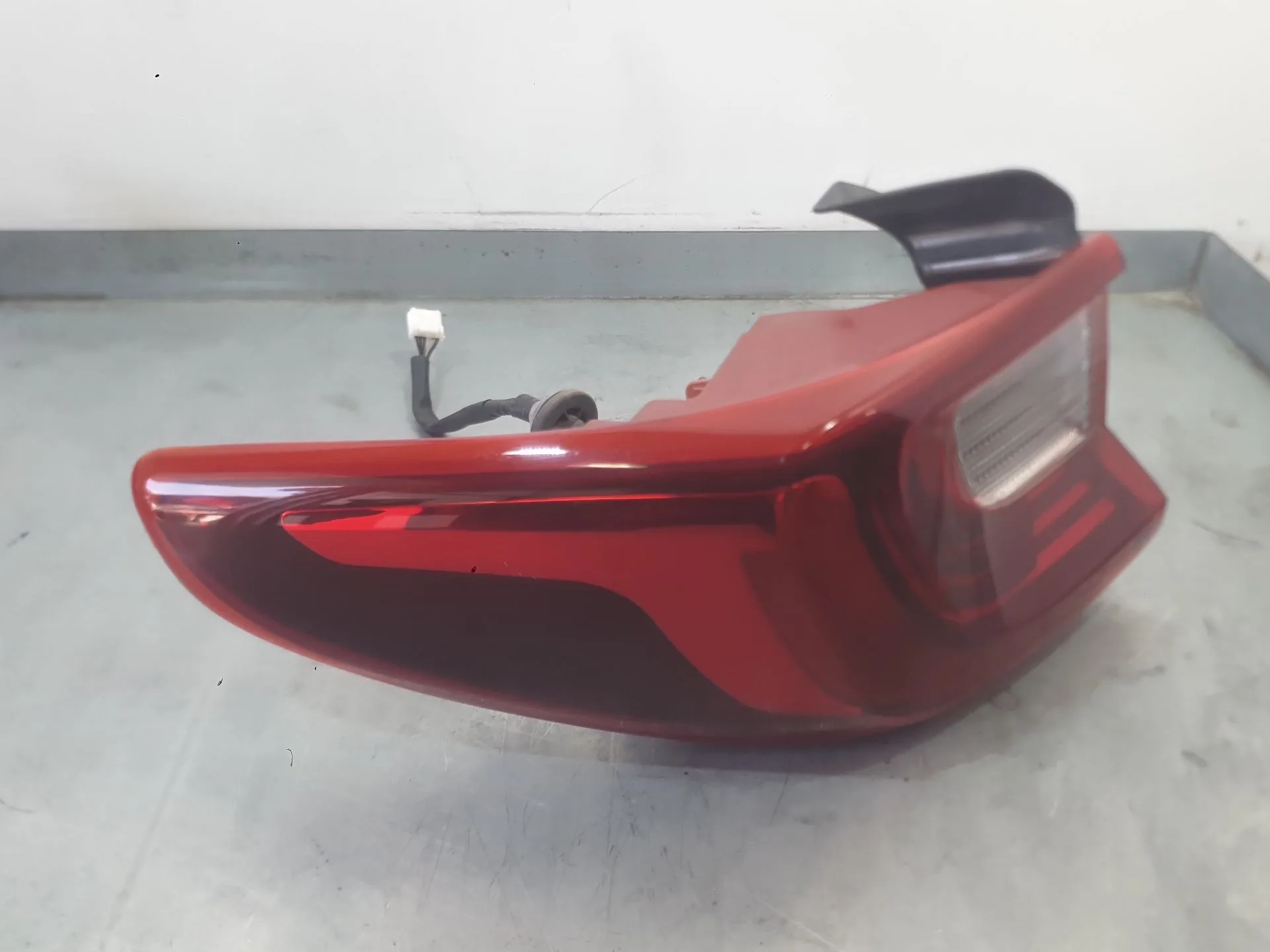 Piloto Trasero Izquierdo Exterior para Kia Stonic (Yb)