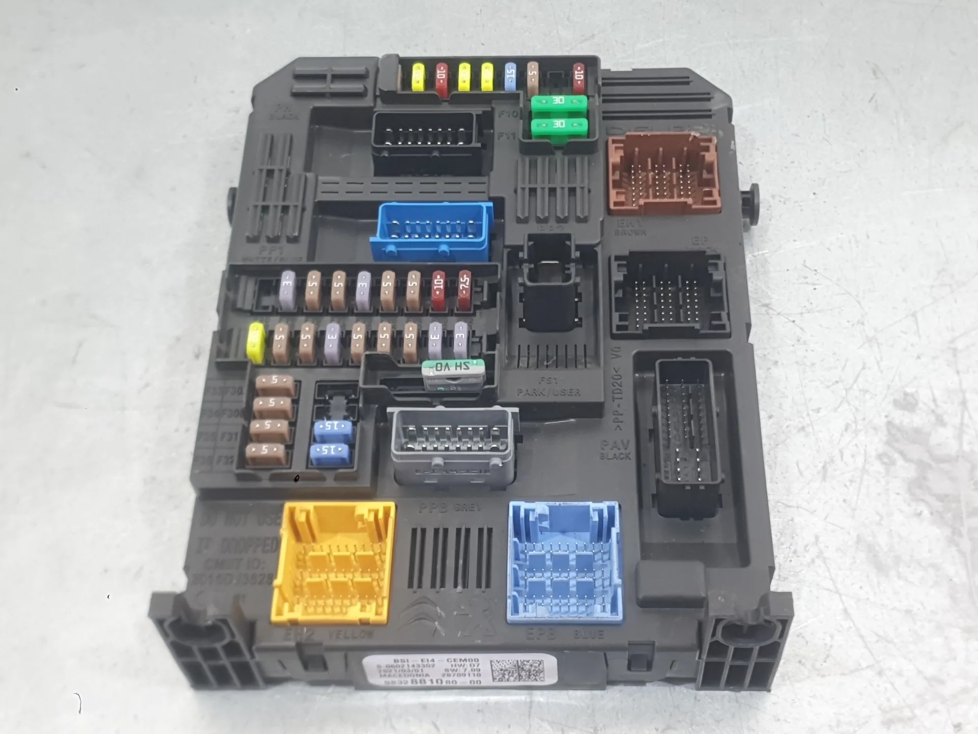 Caja Reles / Fusibles para Peugeot 2008 Ii (Ud_, Us_, Uy_, Uj_, Ur_, Uc_)
