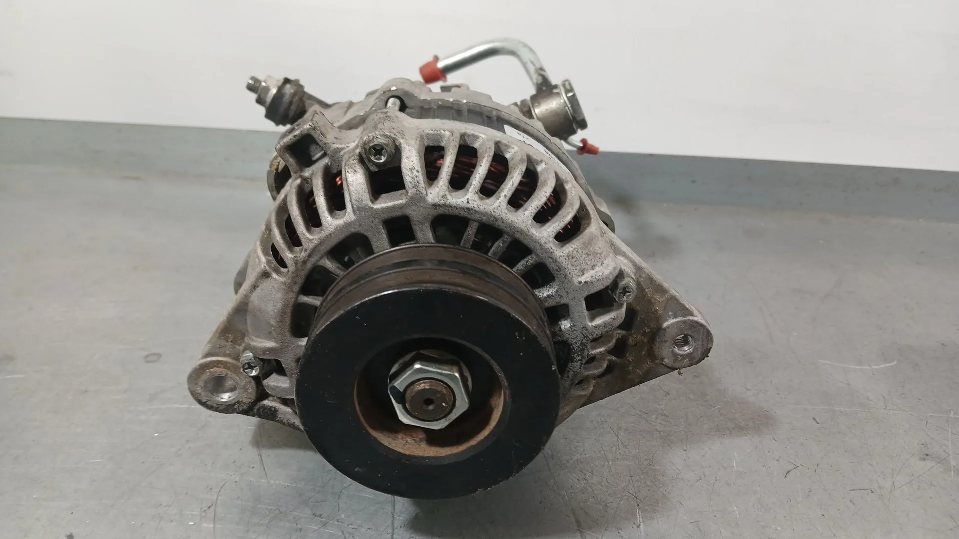 Alternador para Hyundai H-1 / Starex Autobus (A1)