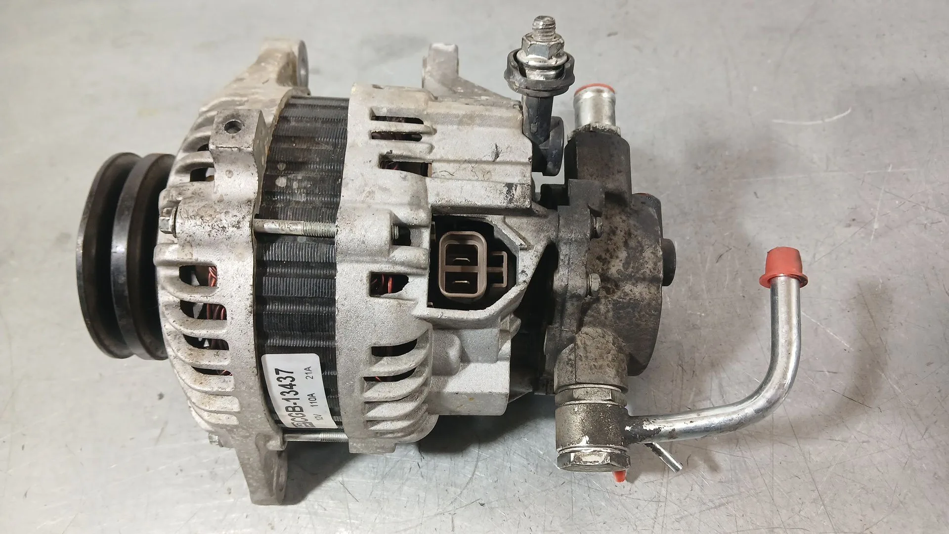 Alternador para Hyundai H-1 / Starex Autobus (A1)
