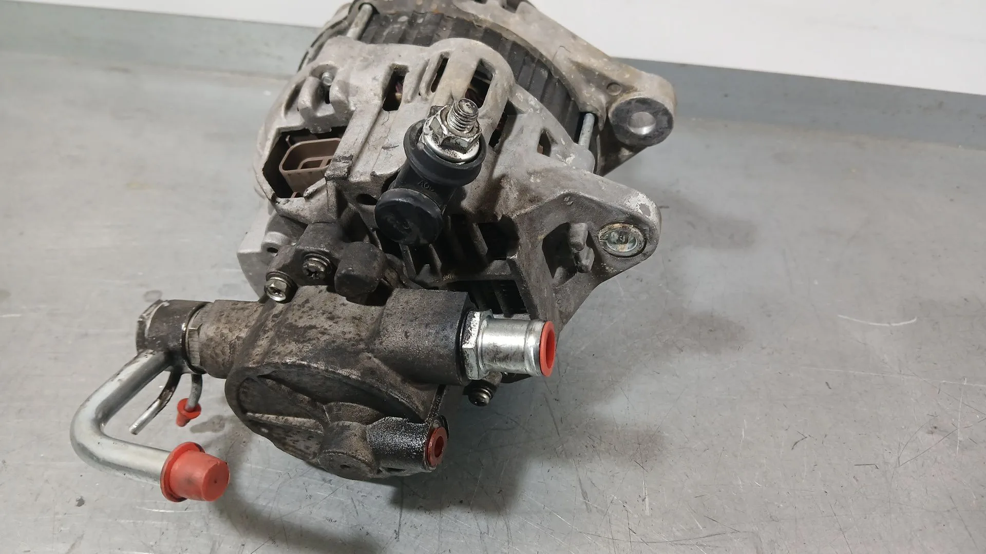 Alternador para Hyundai H-1 / Starex Autobus (A1)