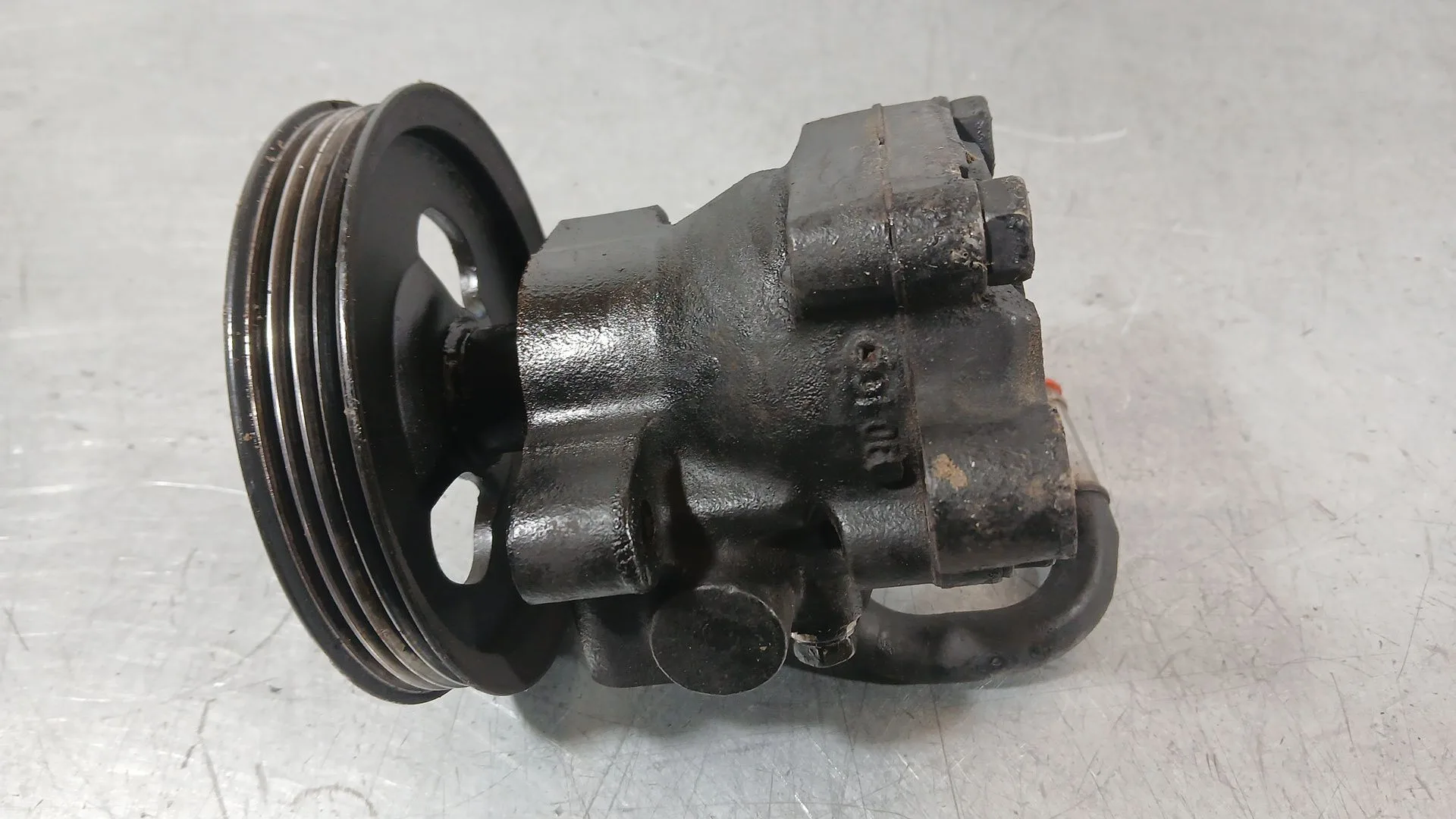 Bomba Direccion para Hyundai H-1 / Starex Autobus (A1)