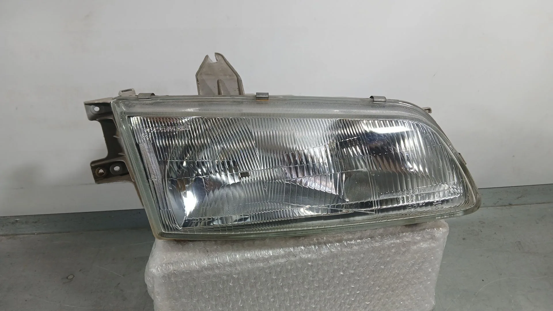 Faro Derecho para Hyundai H-1 / Starex Autobus (A1)