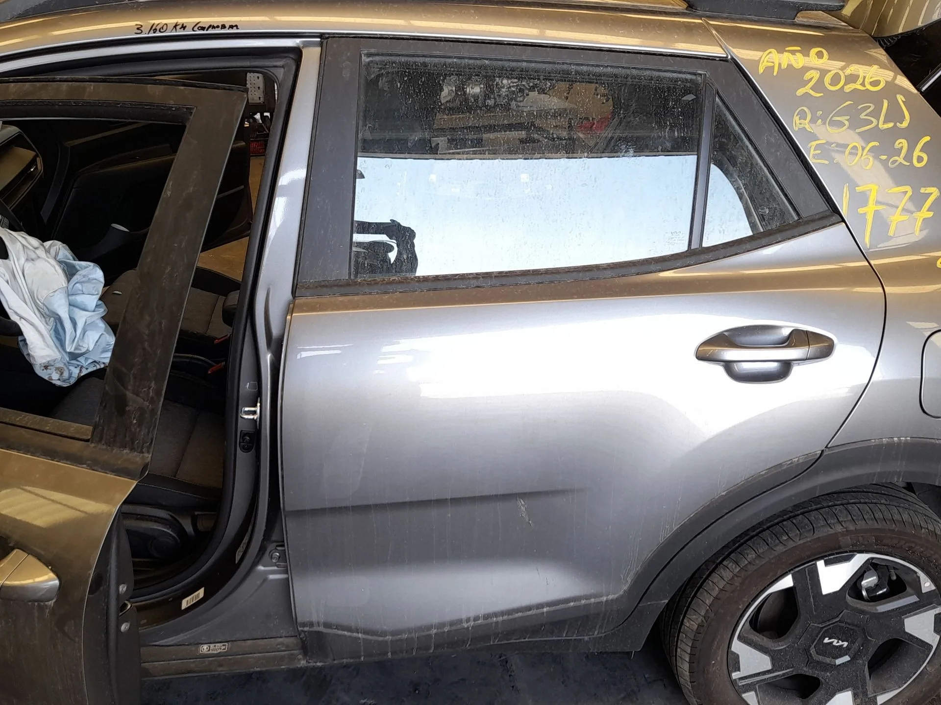 Puerta Trasera Izquierda para Kia Stonic (Yb)