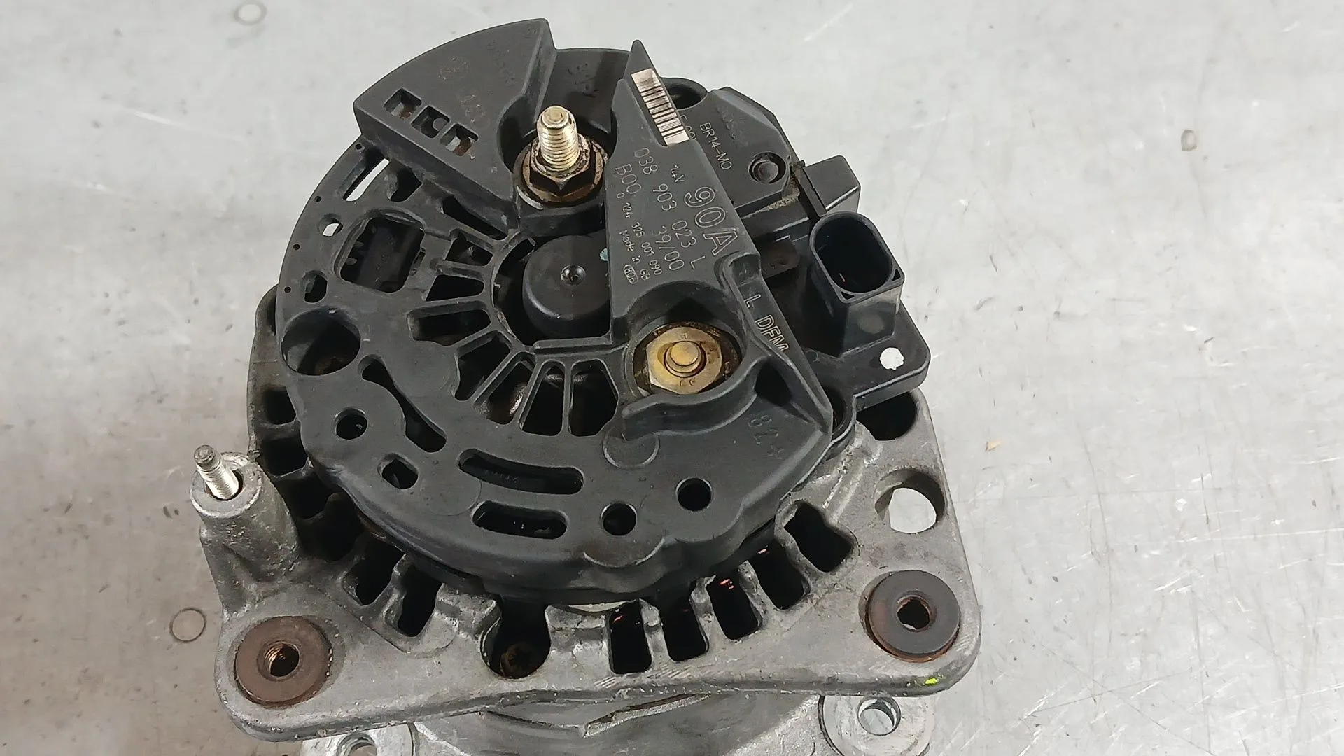 Alternador para Volkswagen Golf Iv (1J1)
