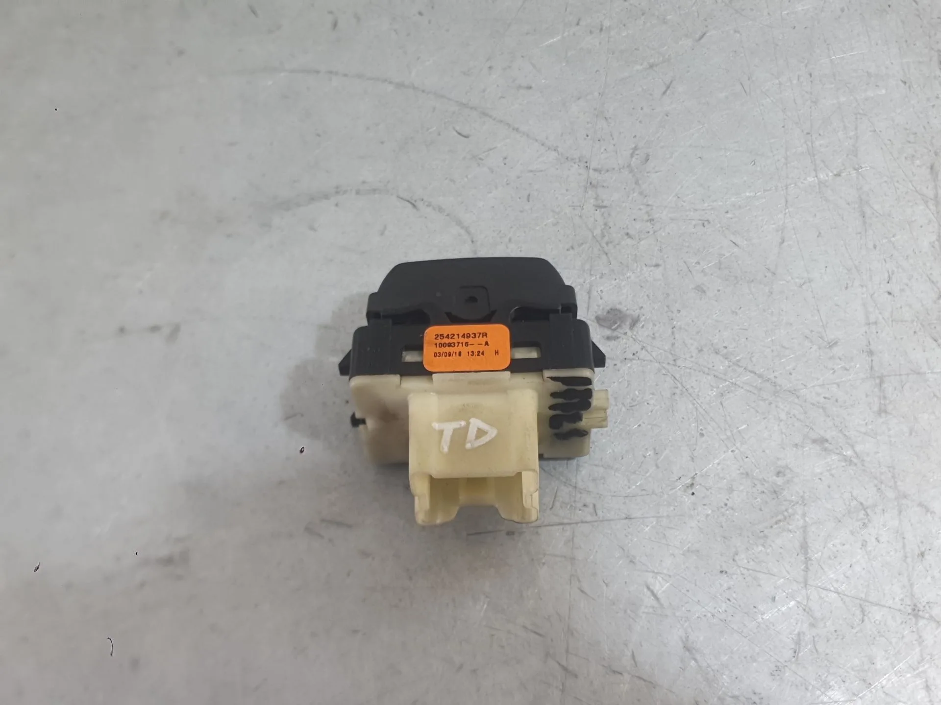 Mando Elevalunas Trasero Derecho para Dacia Sandero Ii (B8_)