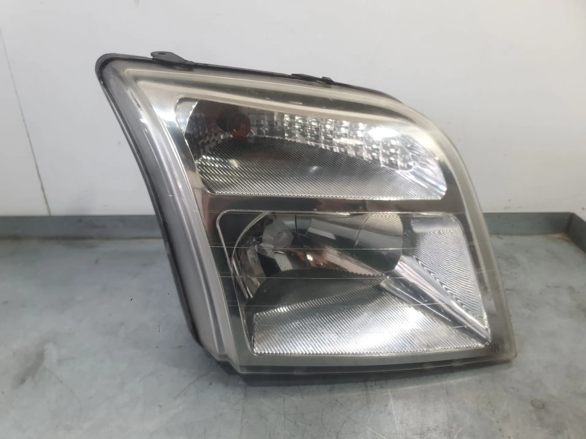 Faro Derecho para Ford Tourneo Connect