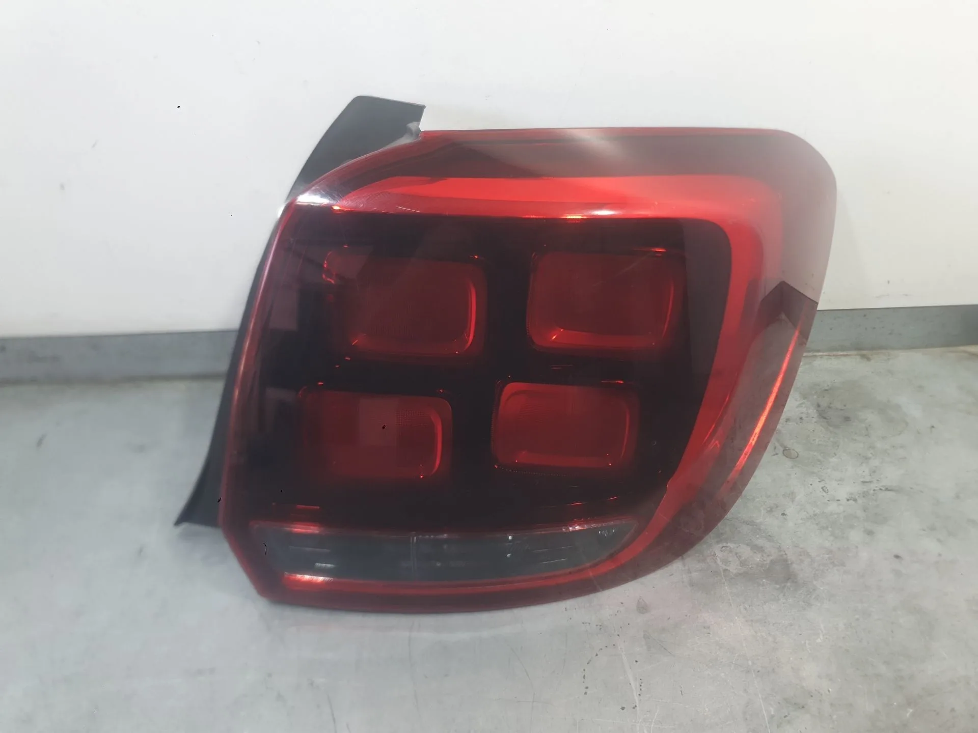 Piloto Trasero Derecho para Dacia Sandero Ii (B8_)