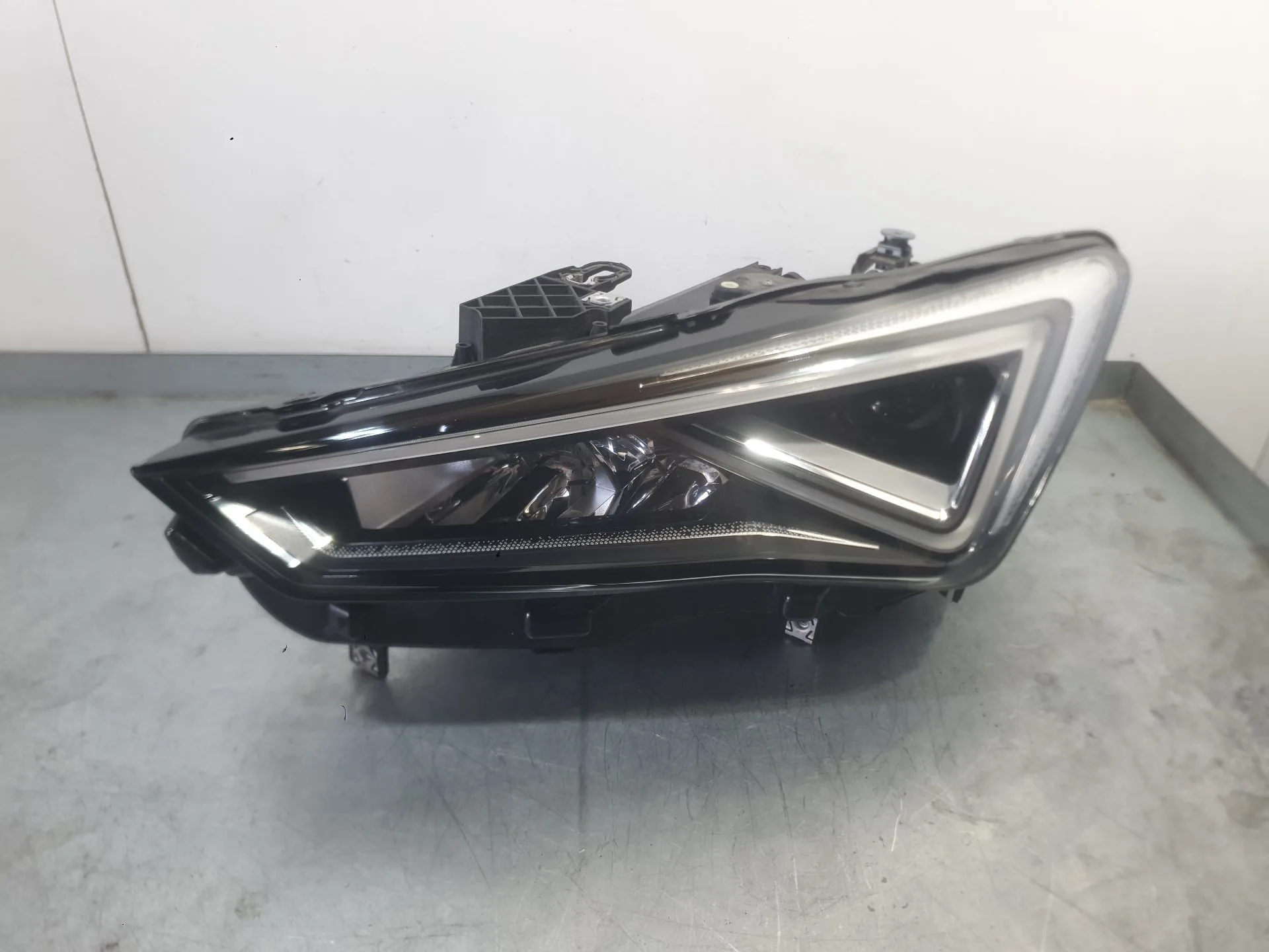 Faro Izquierdo para Seat Leon (Kl1, Klg)