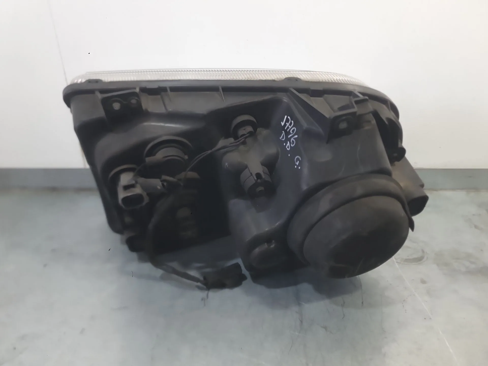 Faro Derecho para Chrysler 300C (Lx, Le)