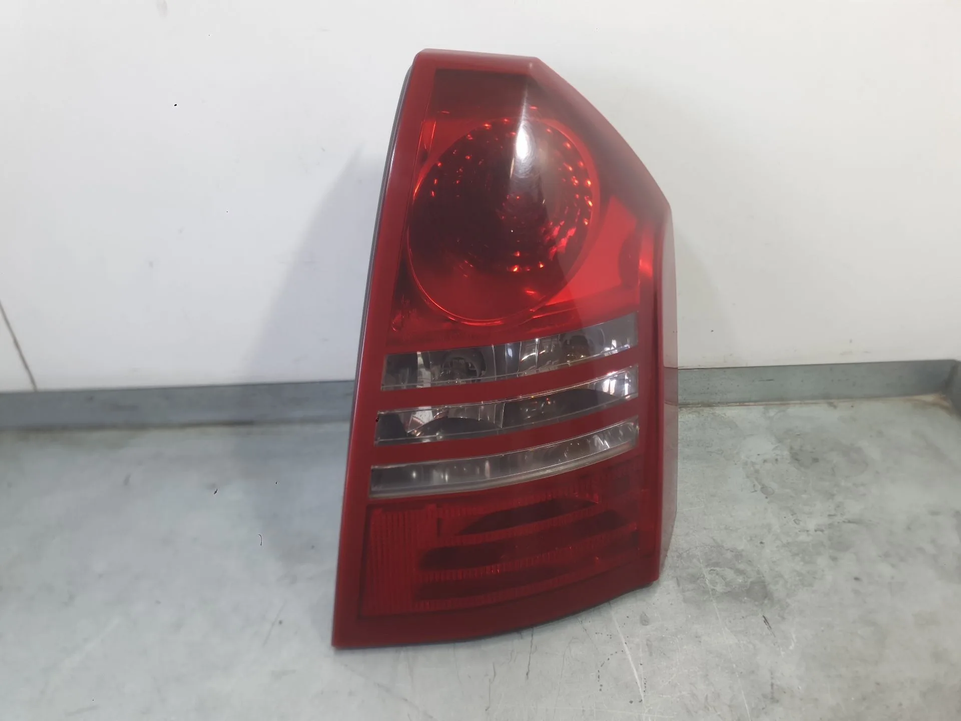 Piloto Trasero Derecho para Chrysler 300C (Lx, Le)
