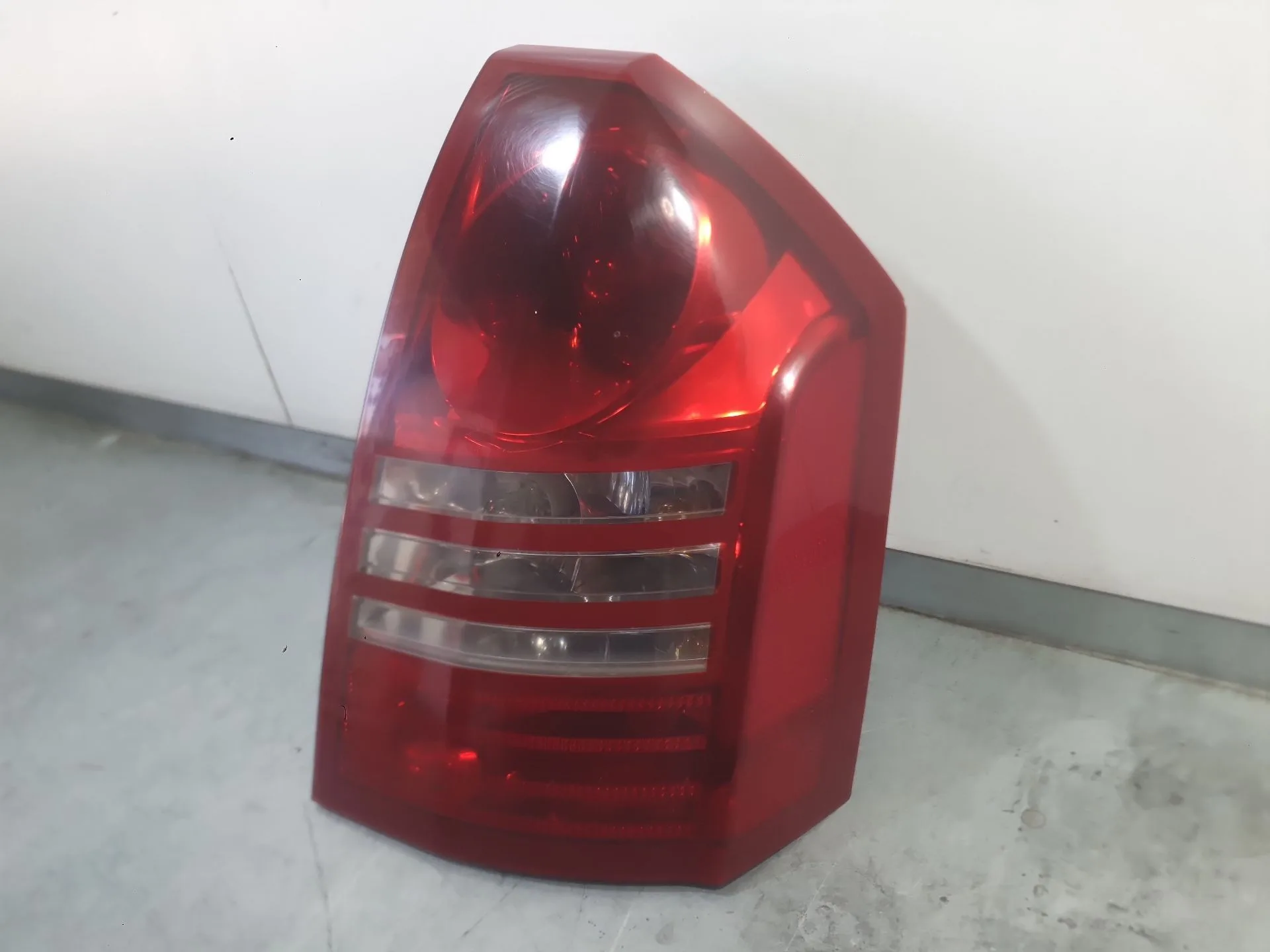 Piloto Trasero Derecho para Chrysler 300C (Lx, Le)