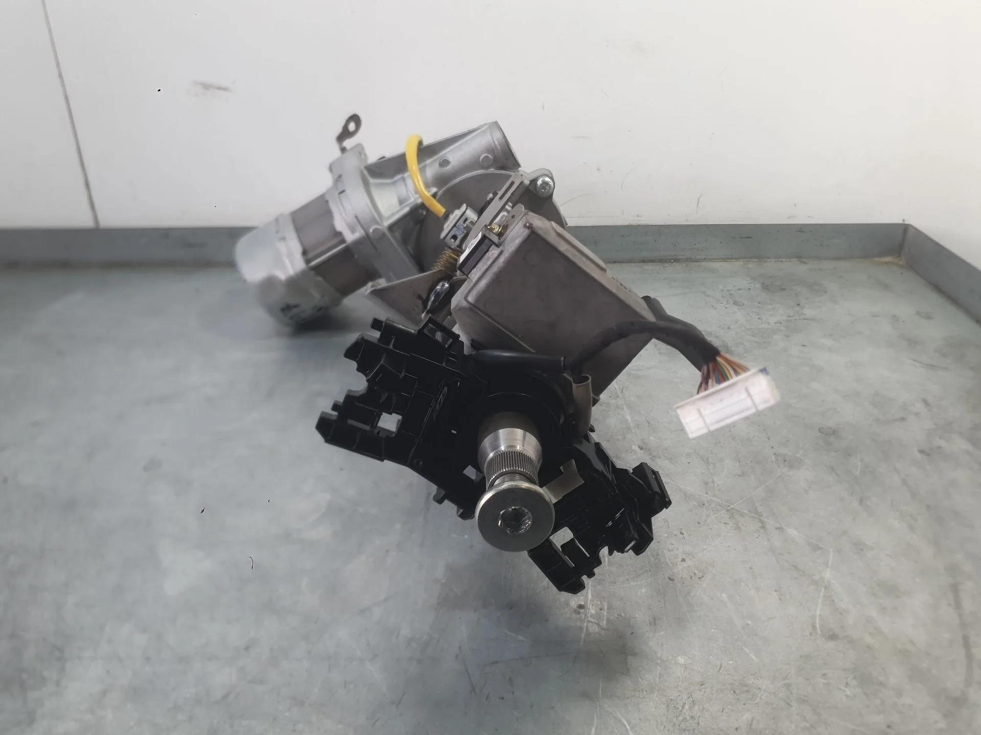 Columna Direccion para Toyota Corolla Sedan (_E21_)