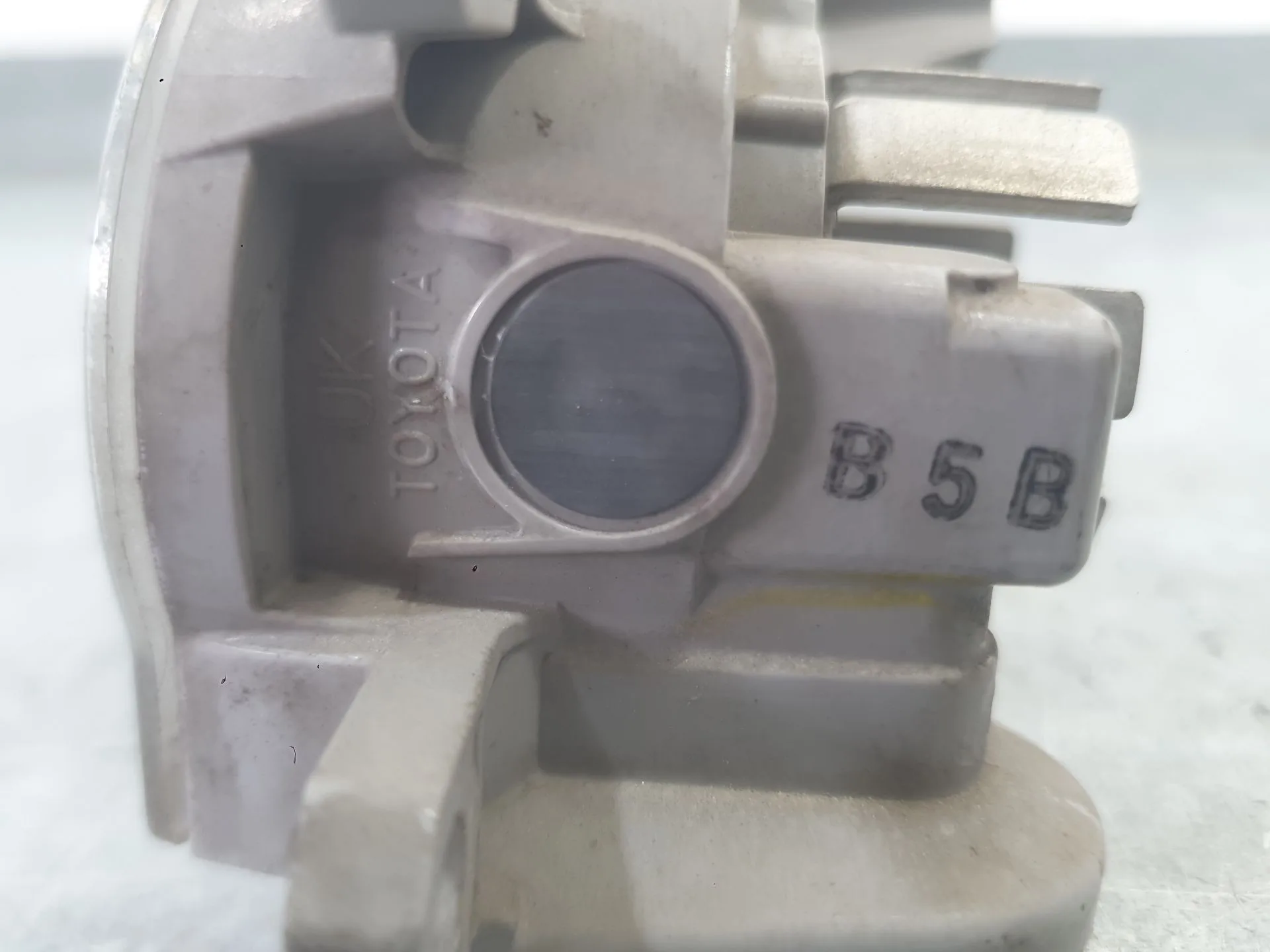 Faro Antiniebla Derecho para Toyota Corolla Sedan (_E21_)
