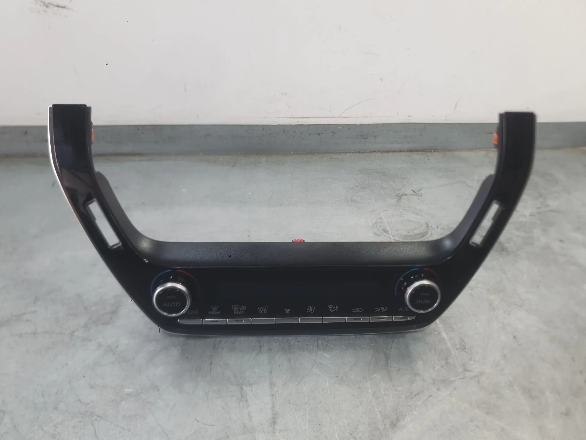 Mando Climatizador para Toyota Corolla Sedan (_E21_)