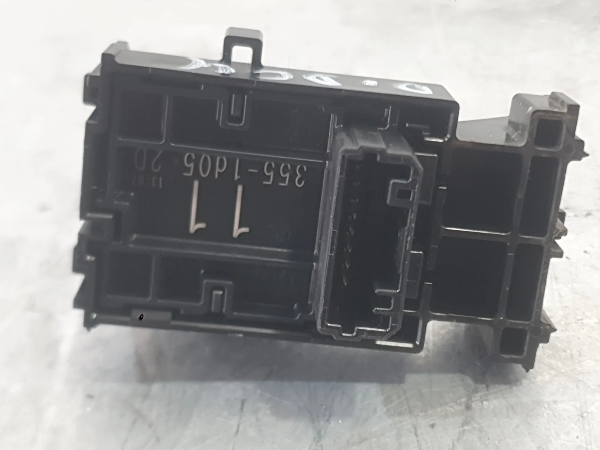 Mando Elevalunas Delantero Derecho para Toyota Corolla Sedan (_E21_)