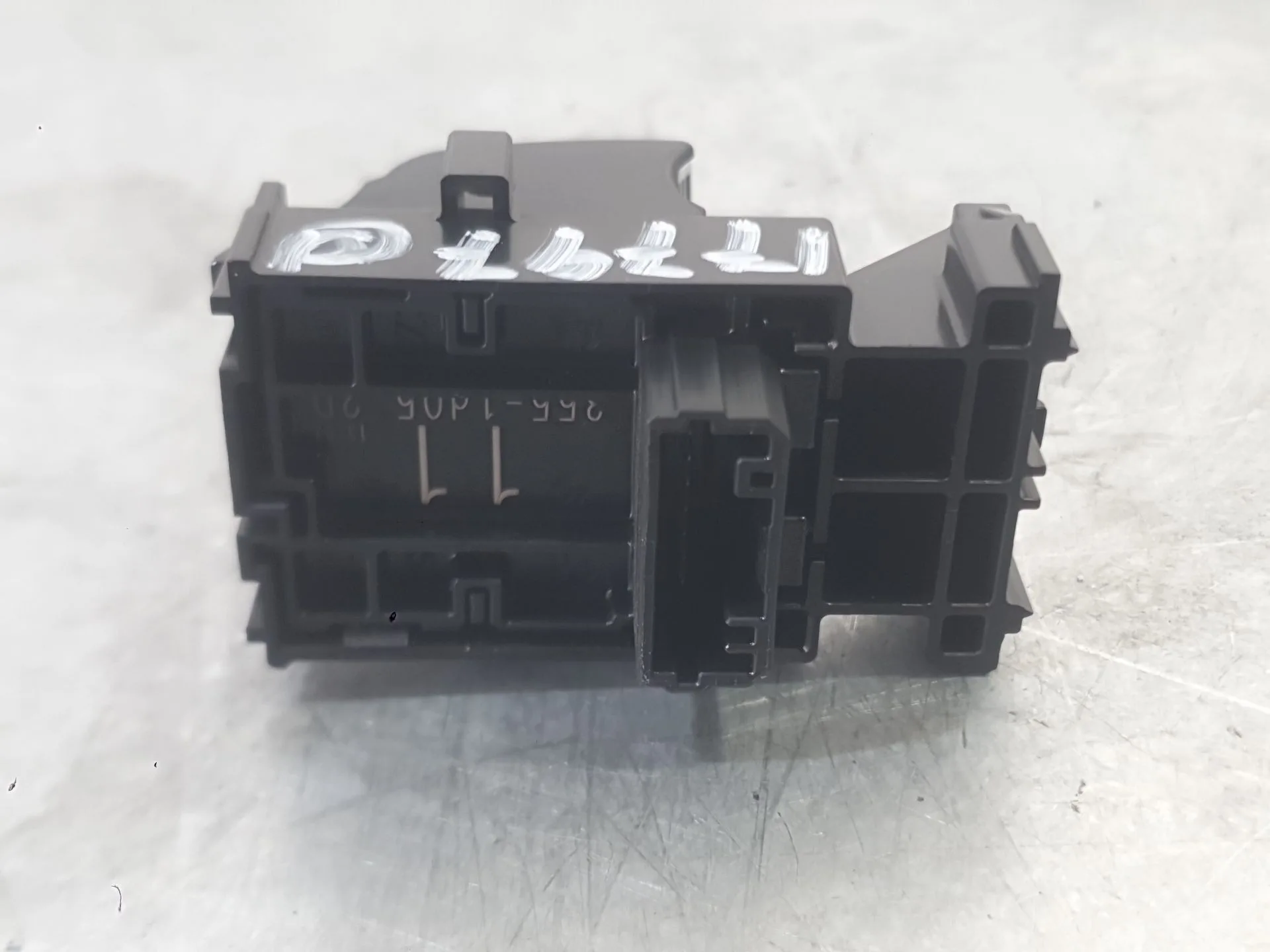 Mando Elevalunas Trasero Derecho para Toyota Corolla Sedan (_E21_)