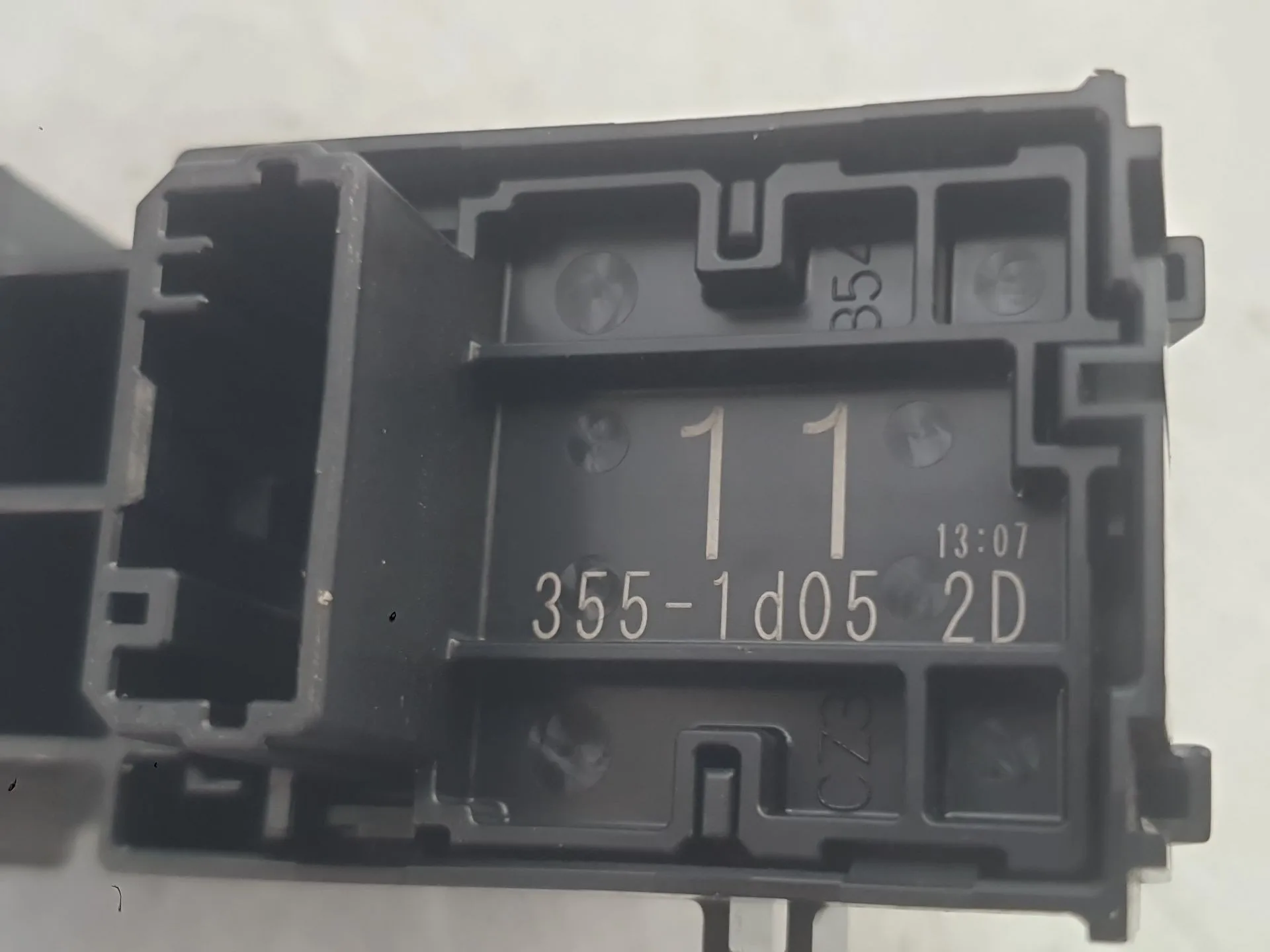 Mando Elevalunas Trasero Derecho para Toyota Corolla Sedan (_E21_)