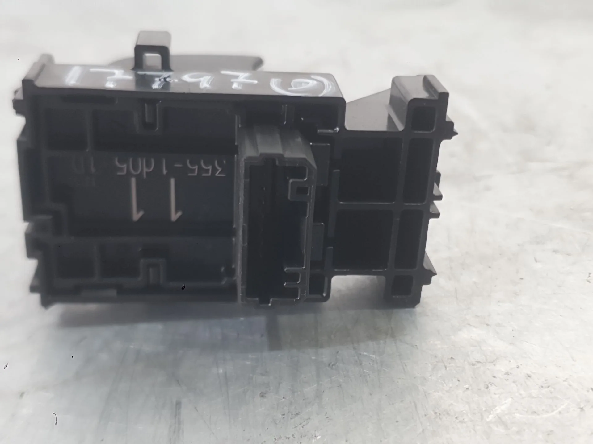 Mando Elevalunas Trasero Izquierdo para Toyota Corolla Sedan (_E21_)