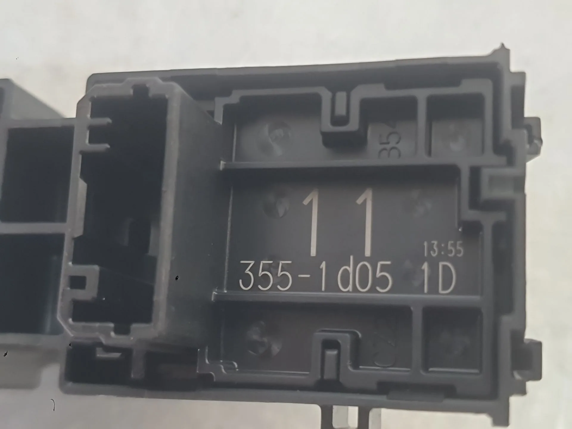 Mando Elevalunas Trasero Izquierdo para Toyota Corolla Sedan (_E21_)