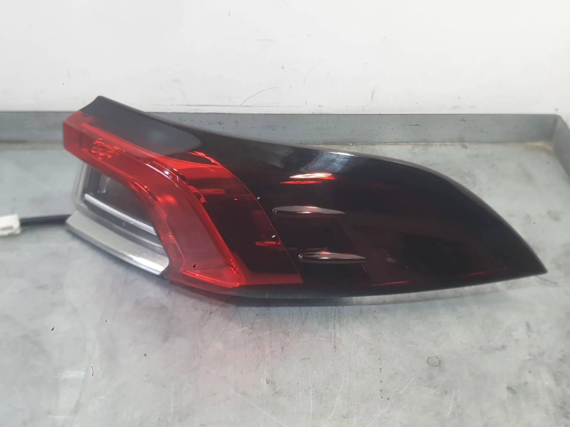Piloto Trasero Derecho Exterior para Toyota Corolla Sedan (_E21_)