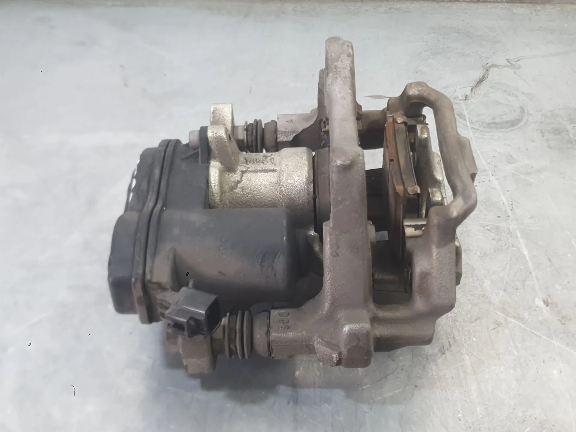 Pinza Freno Trasera Derecha para Toyota Corolla Sedan (_E21_)