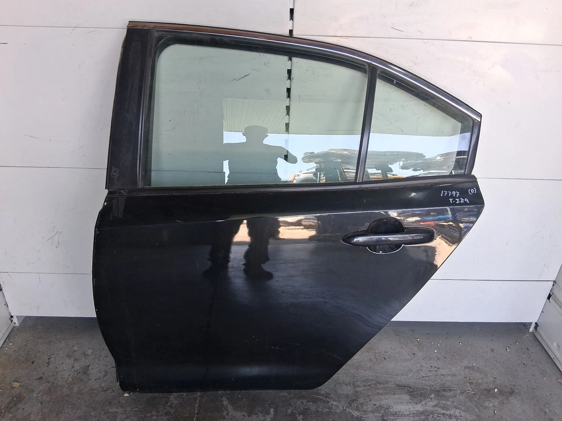 Puerta Trasera Izquierda para Toyota Corolla Sedan (_E21_)