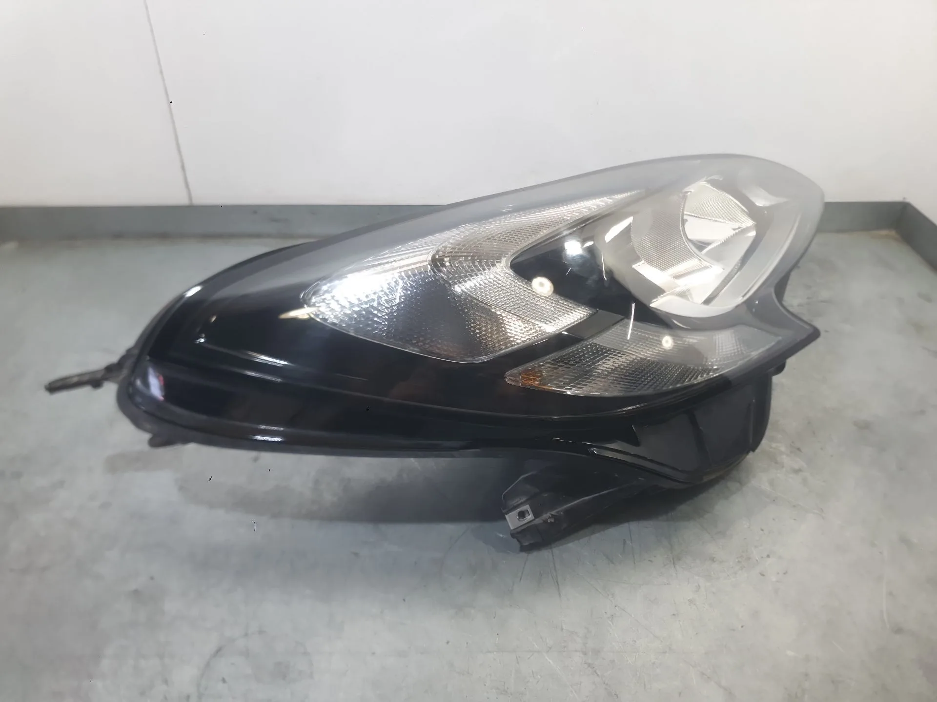 Faro Derecho para Opel Corsa E (X15)