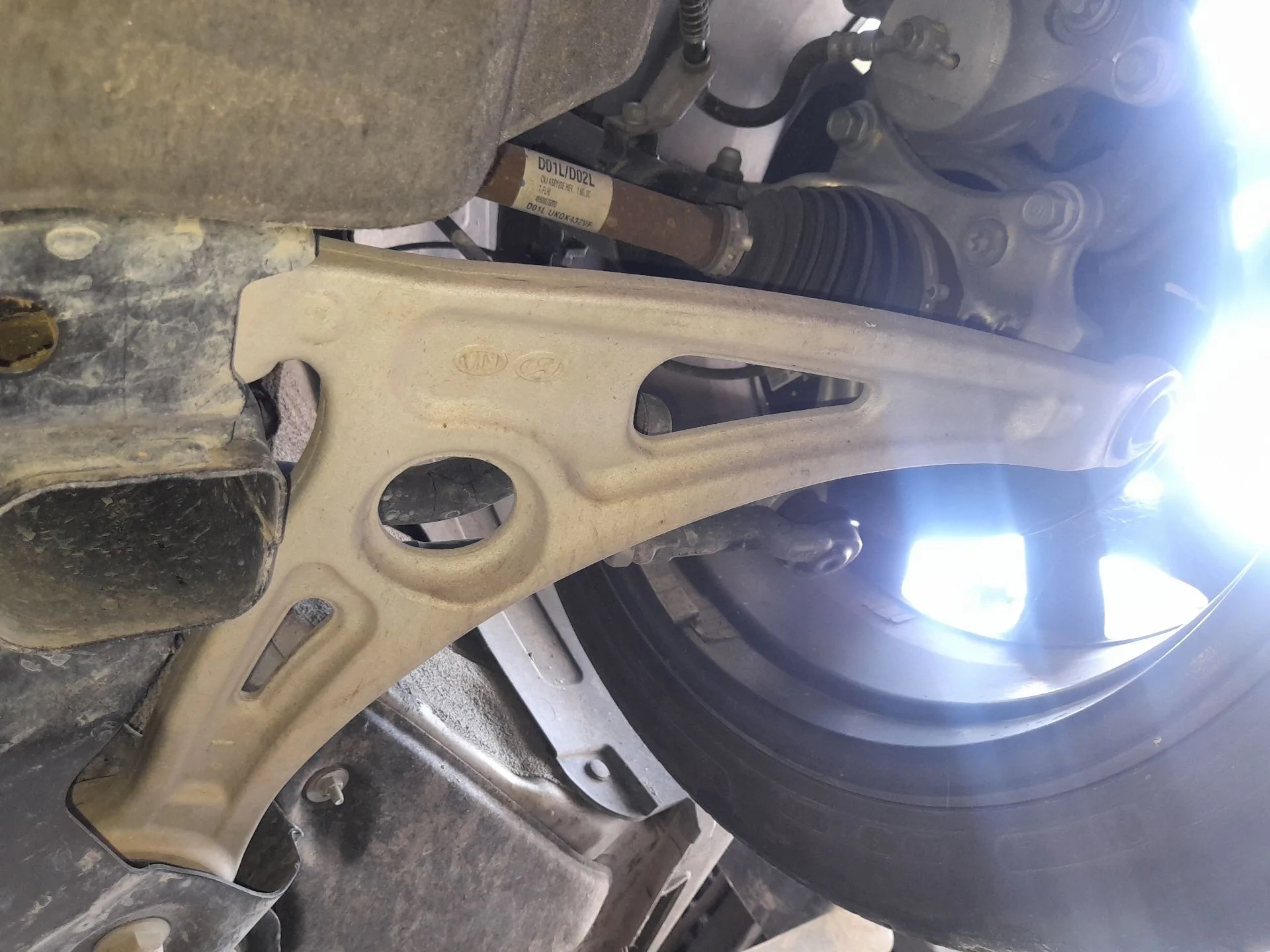 Brazo Suspension Inferior Delantero Izquierdo para Kia Niro I (De)
