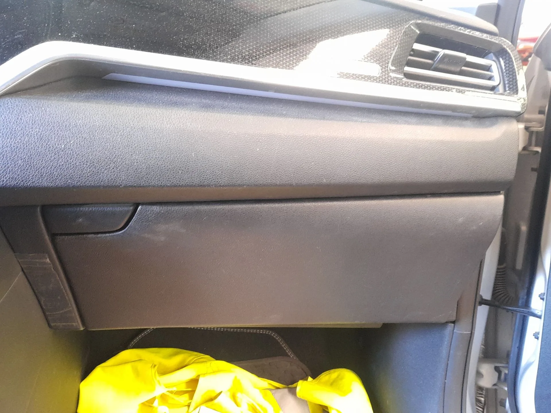 Guantera para Kia Niro I (De)