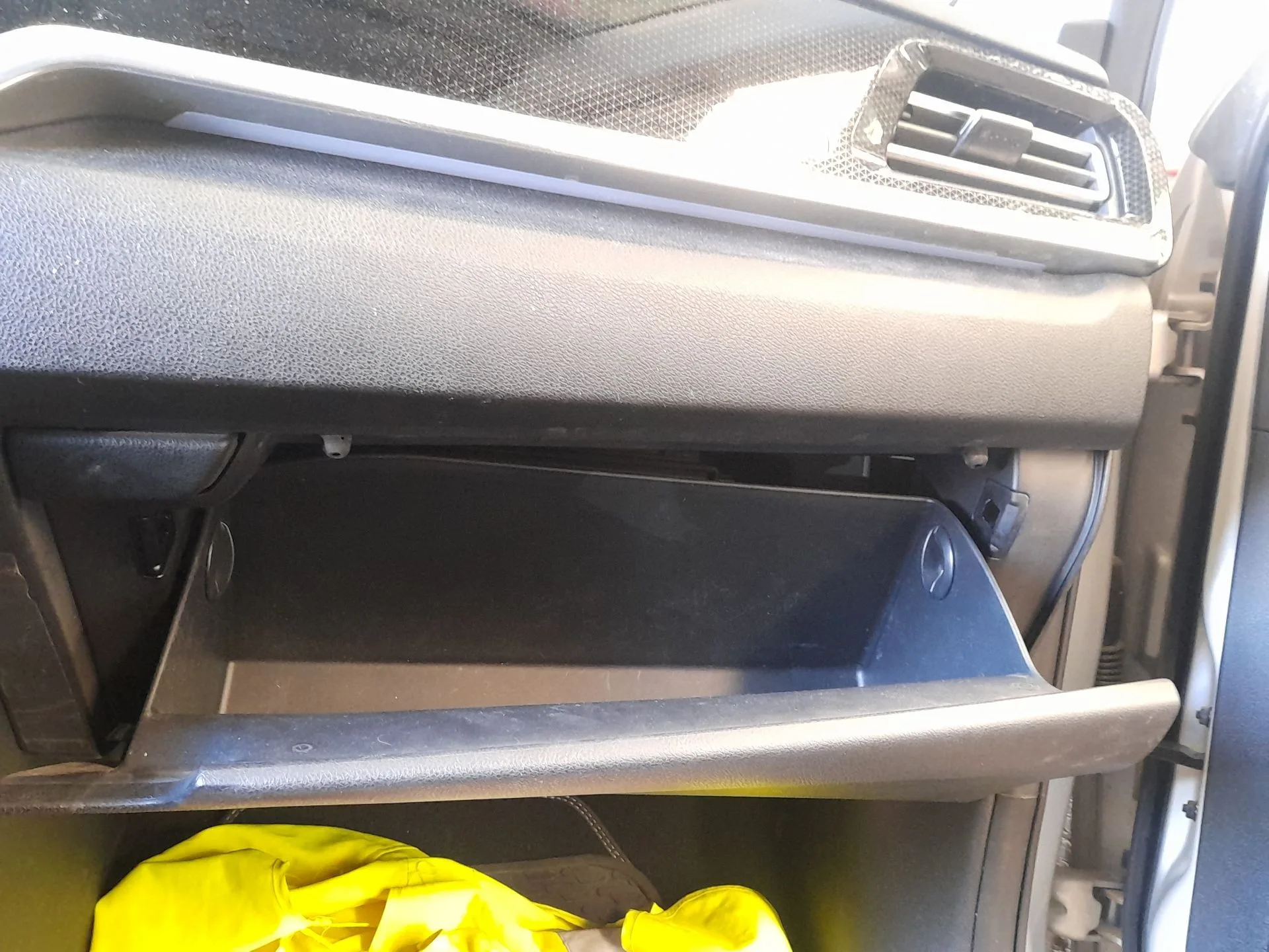 Guantera para Kia Niro I (De)