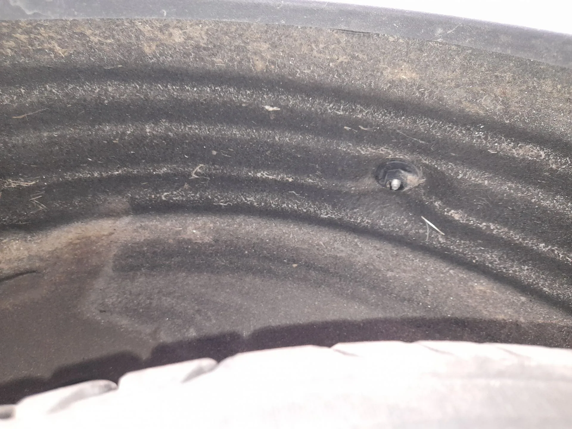 Plastico Pase Rueda Tras. Dch. para Kia Niro I (De)
