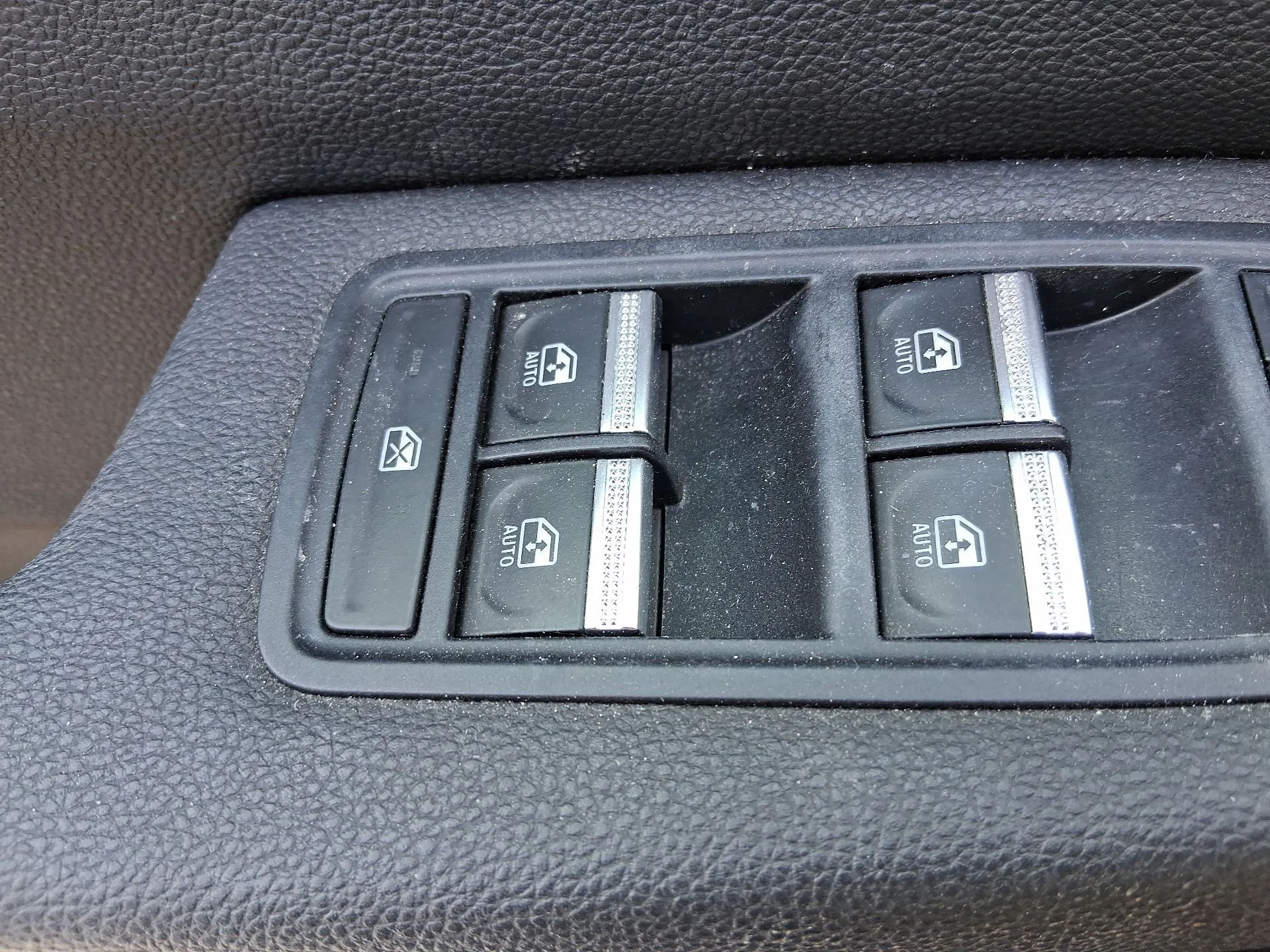 Mando Elevalunas Delantero Izquierdo para Renault Clio V (B7_)