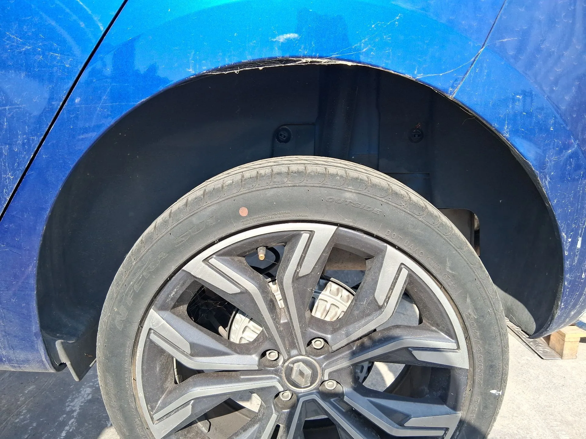Plastico Pase Rueda Tras. Izq. para Renault Clio V (B7_)