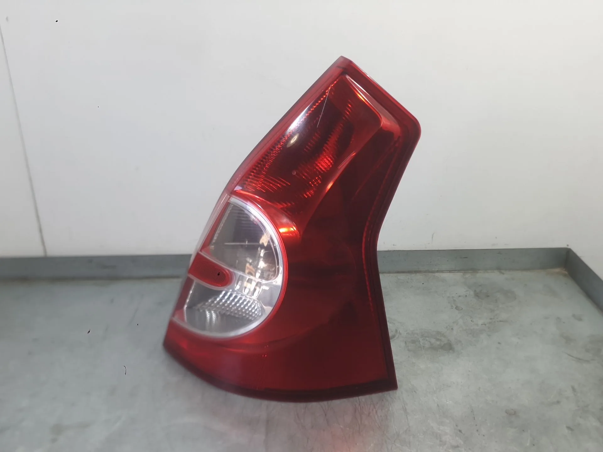 Piloto Trasero Derecho para Dacia Sandero (Bs_)