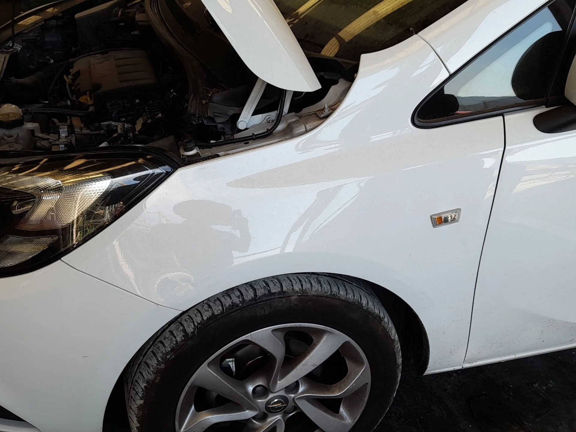 Aleta Delantera Izquierda para Opel Corsa E (X15)