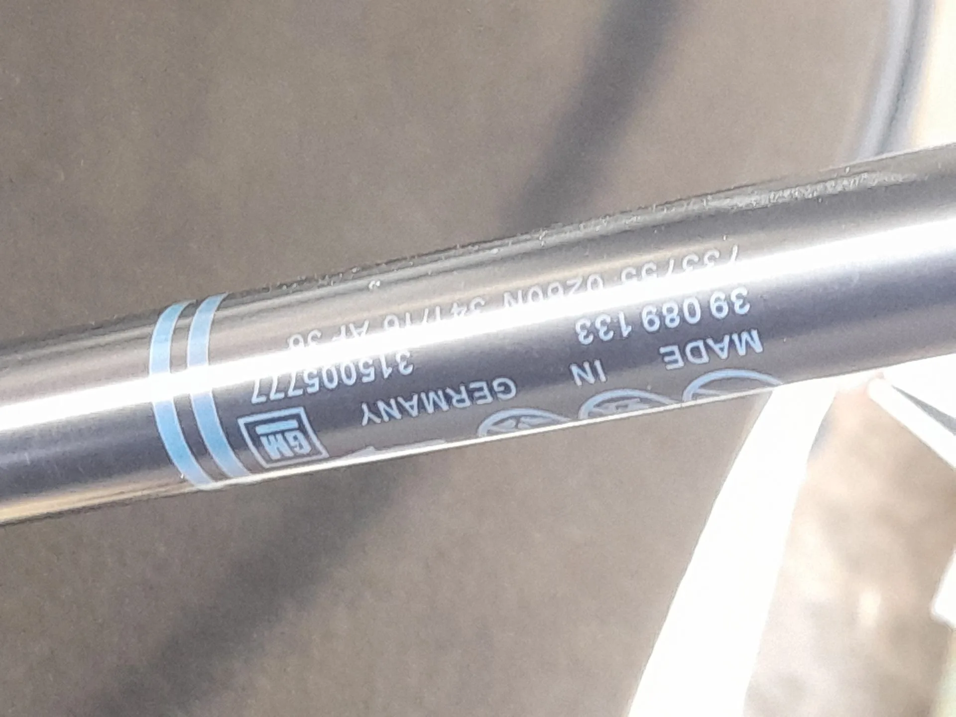 Amortiguadores Maletero / Porton para Opel Corsa E (X15)