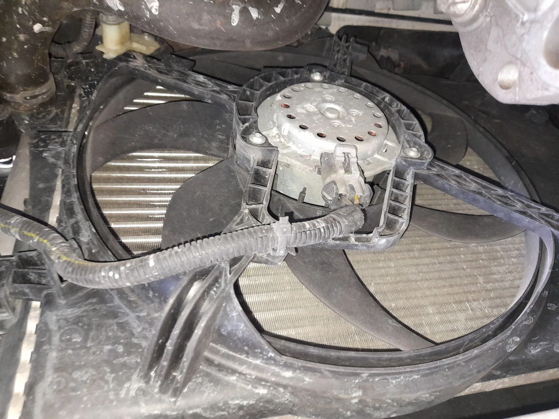 Electroventilador para Opel Corsa E (X15)