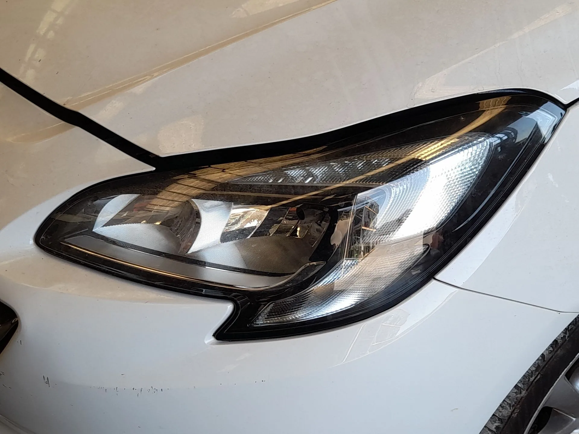 Faro Izquierdo para Opel Corsa E (X15)