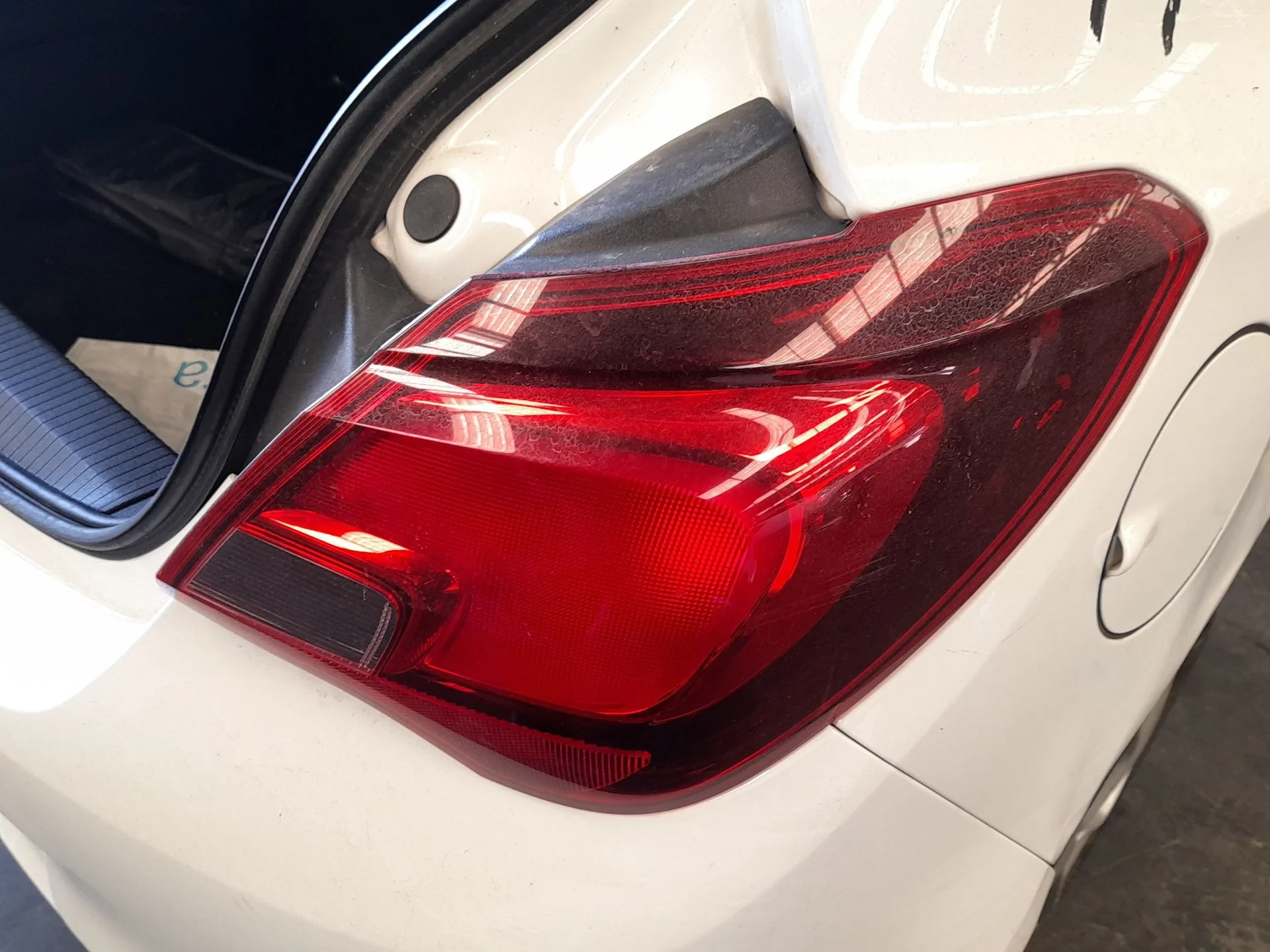 Piloto Trasero Derecho Exterior para Opel Corsa E (X15)
