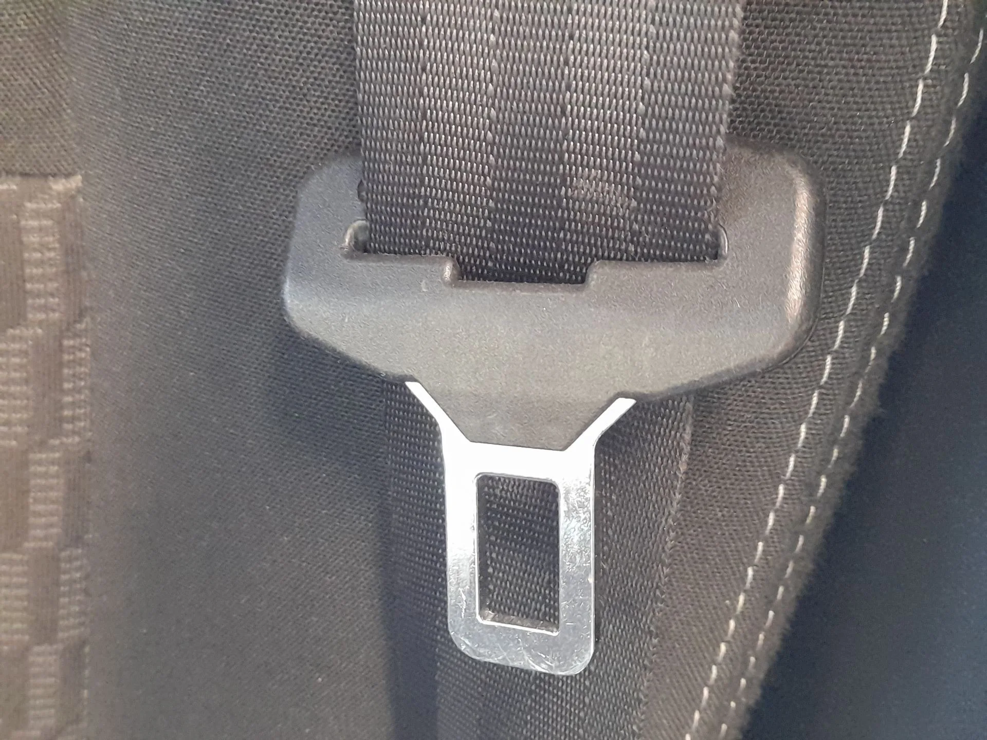 Cinturon Seguridad Trasero Izquierdo para Peugeot 208 I (Ca_, Cc_)