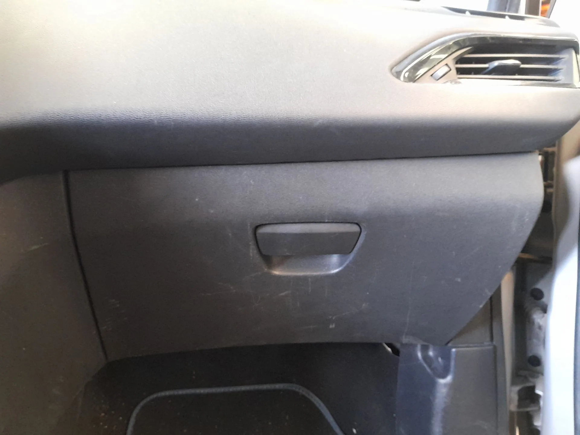 Guantera para Peugeot 208 I (Ca_, Cc_)