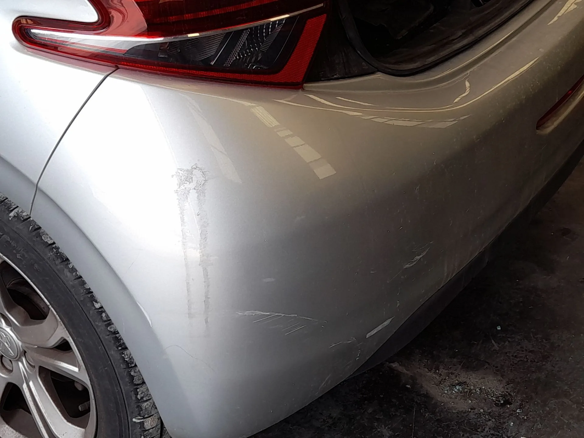 Paragolpes Trasero para Peugeot 208 I (Ca_, Cc_)