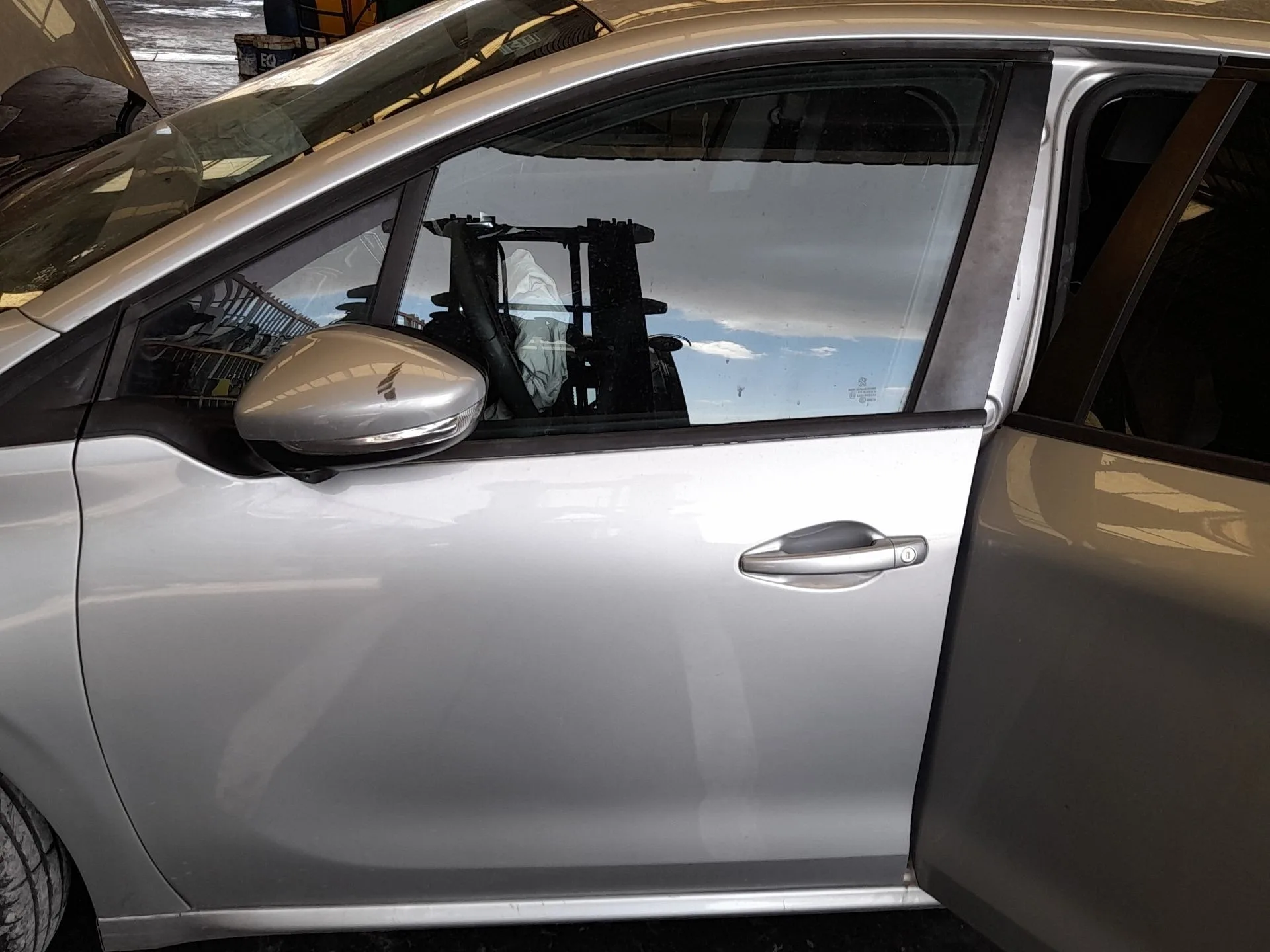 Puerta Delantera Izquierda para Peugeot 208 I (Ca_, Cc_)