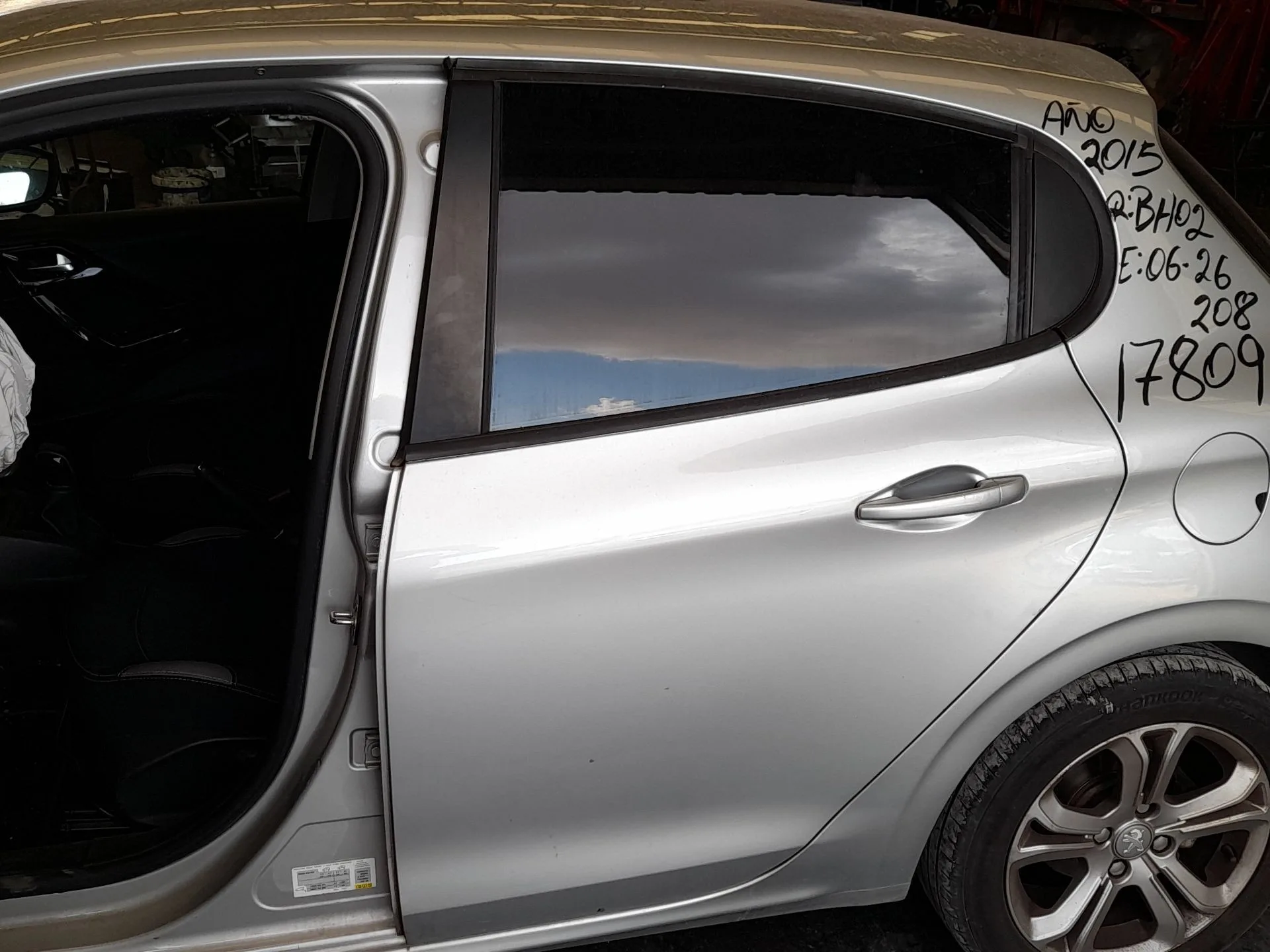 Puerta Trasera Izquierda para Peugeot 208 I (Ca_, Cc_)