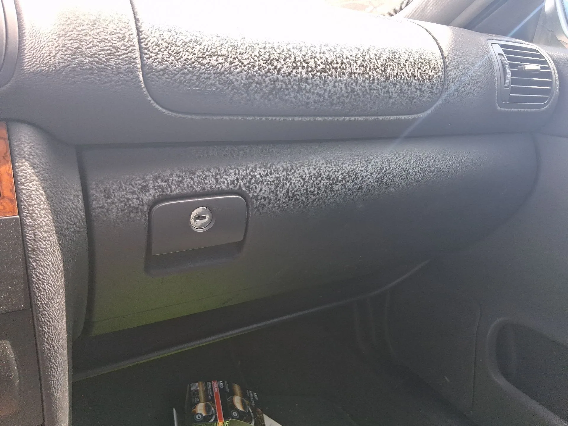 Guantera para Audi A3 (8L1)
