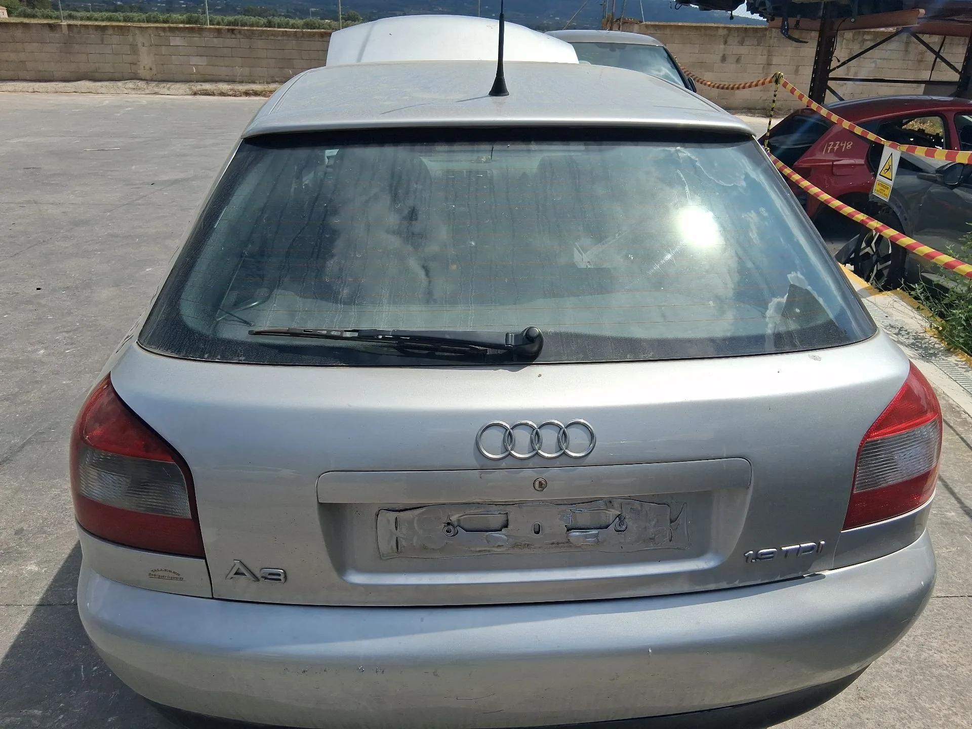 Porton Trasero para Audi A3 (8L1)
