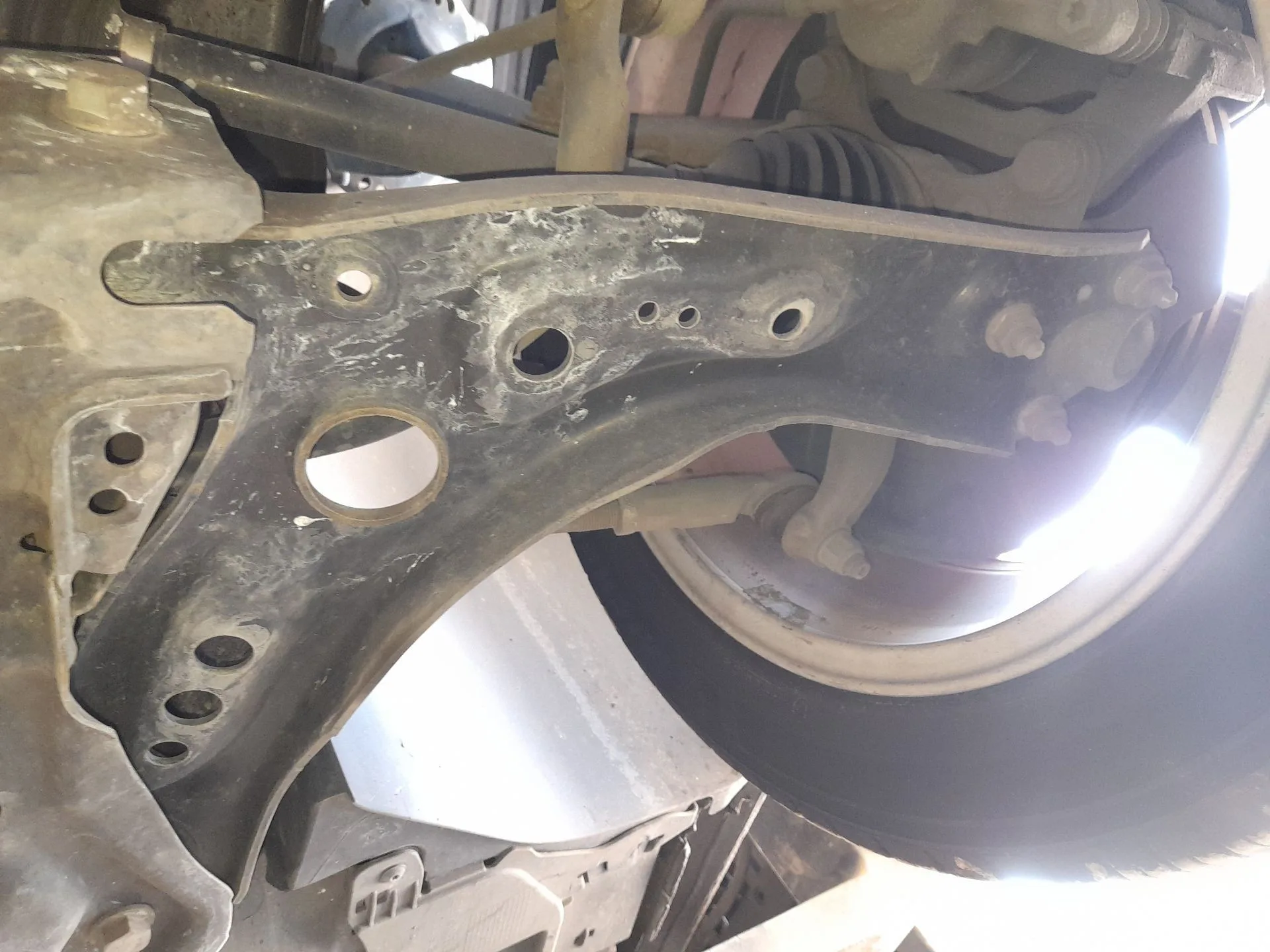 Brazo Suspension Inferior Delantero Izquierdo para Volkswagen Golf Sportsvan Vii (Am1, An1)